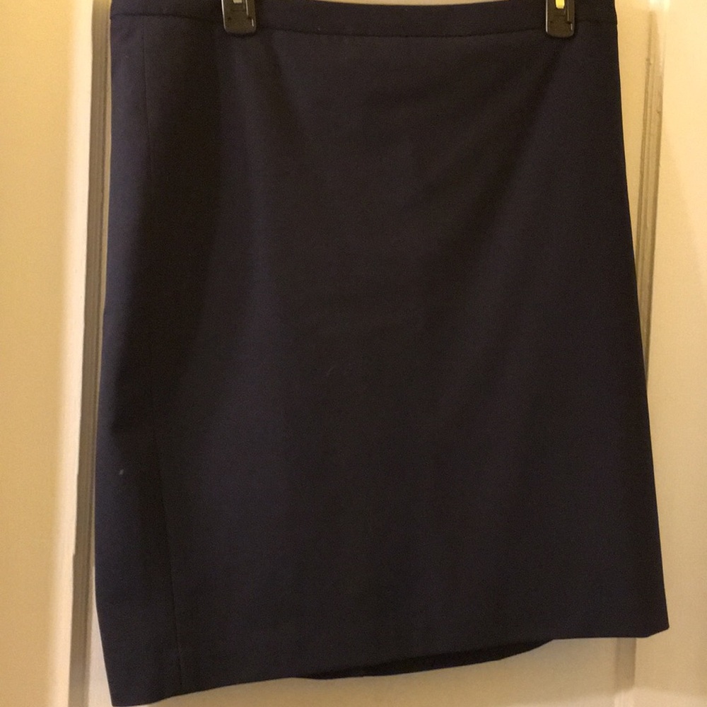 Loft skirt knee length 20” Comfortable